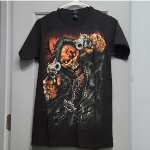 NWOT 2 sided 5FDP Five Finger Death Punch Assassin 2018 Tour Tee